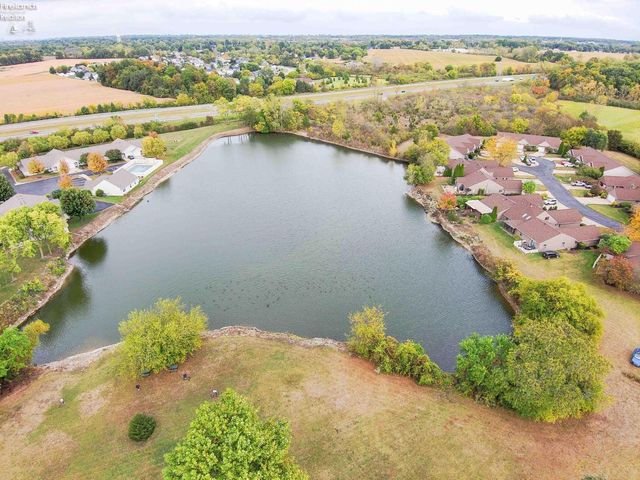 1305 S Lake Wilmer Dr Apt 207, Sandusky, OH 44870