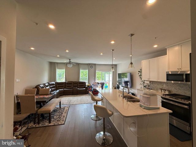 256 CHASE DR, Downingtown, PA 19335