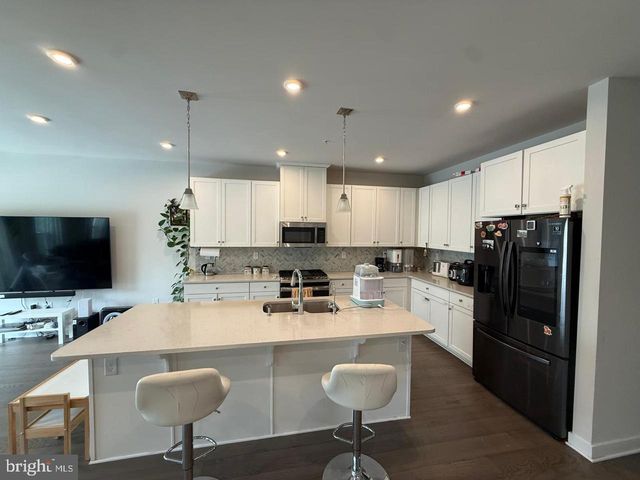 256 CHASE DR, Downingtown, PA 19335