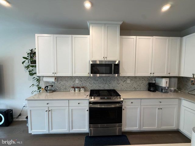 256 CHASE DR, Downingtown, PA 19335