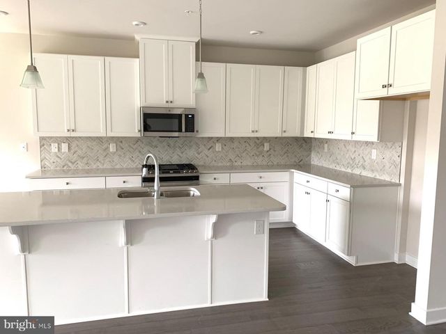 256 CHASE DR, Downingtown, PA 19335