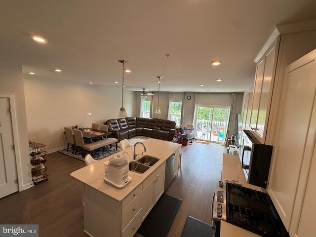256 CHASE DR, Downingtown, PA 19335