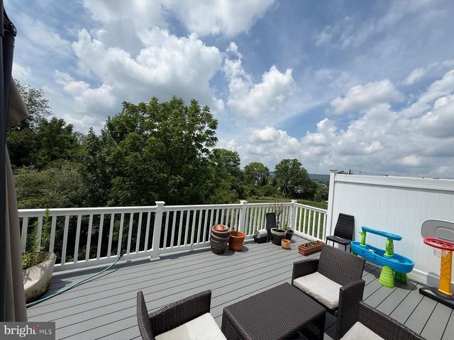 256 CHASE DR, Downingtown, PA 19335