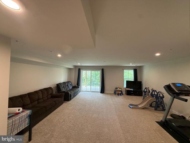 256 CHASE DR, Downingtown, PA 19335