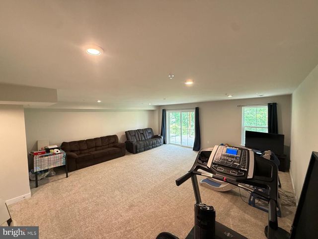 256 CHASE DR, Downingtown, PA 19335