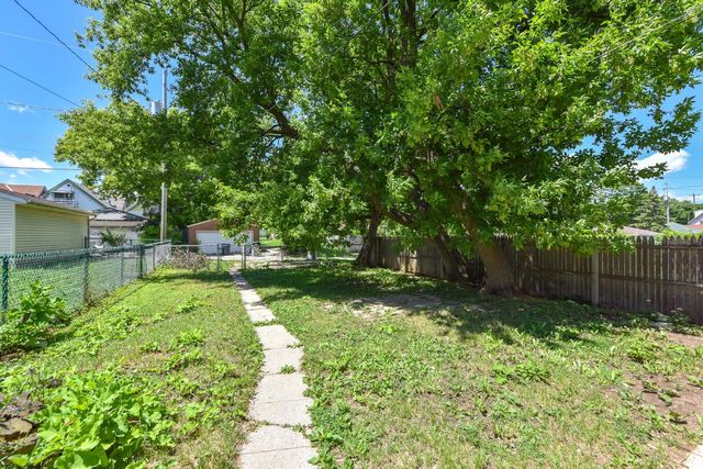 3543 N 9th STREET, Milwaukee, WI 53206