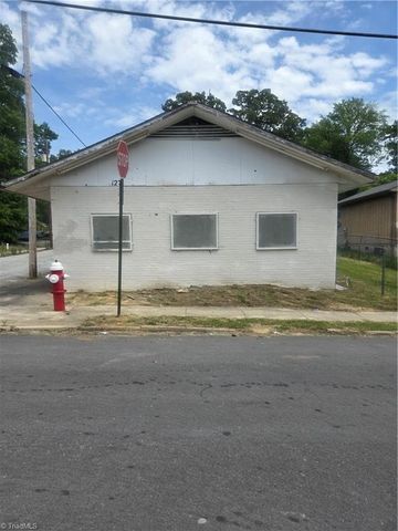 127 College Street, Thomasville, NC 27360
