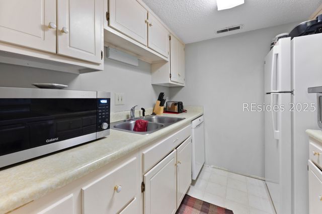 400 Wm Hilton Parkway 110, Hilton Head Island, SC 29926