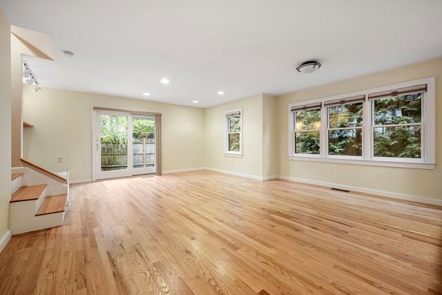 10 Eustis Street 10, Cambridge, MA 02140