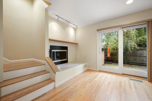 10 Eustis Street 10, Cambridge, MA 02140