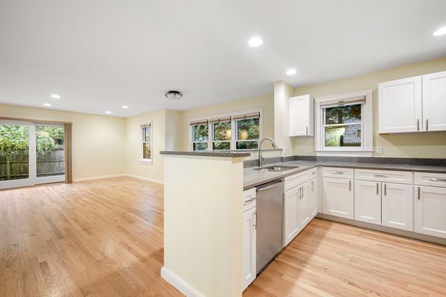 10 Eustis Street 10, Cambridge, MA 02140