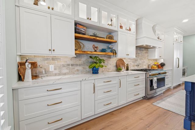 407 S Causeway Rd., Pawleys Island, SC 29585
