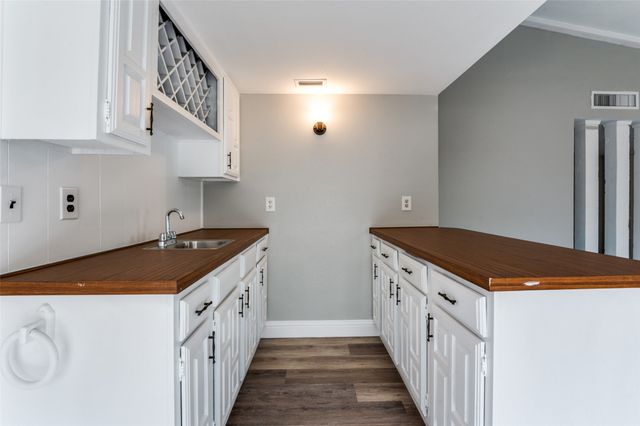 1804 Clear Creek Lane, Carrollton, TX 75007