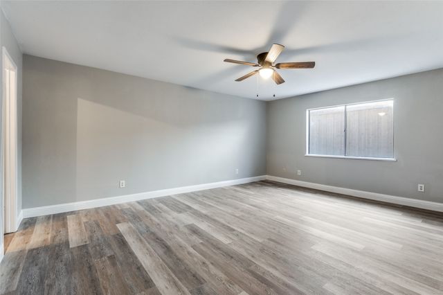 1804 Clear Creek Lane, Carrollton, TX 75007