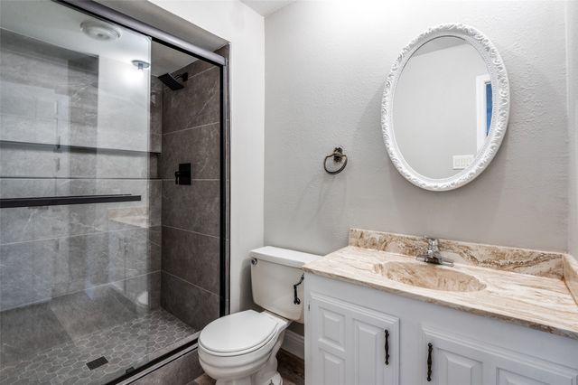 1804 Clear Creek Lane, Carrollton, TX 75007