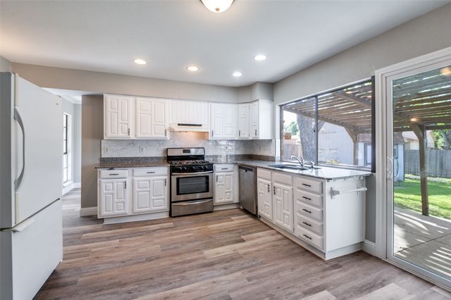 1804 Clear Creek Lane, Carrollton, TX 75007