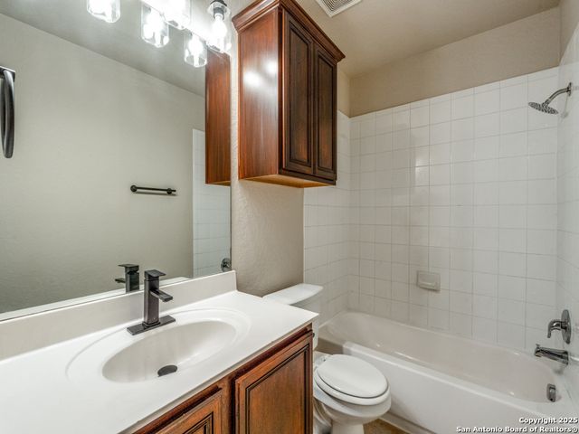 767 Spectrum Dr., New Braunfels, TX 78130
