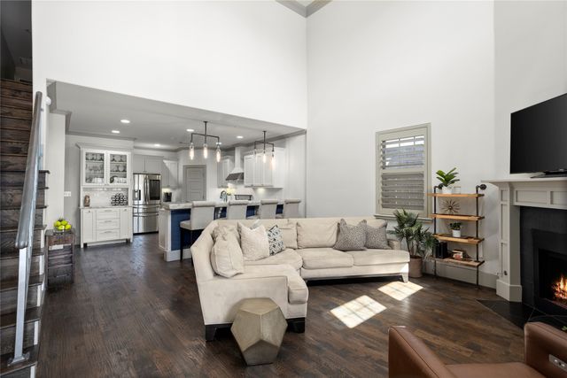 3816 W 7TH Street, Fort Worth, TX 76107
