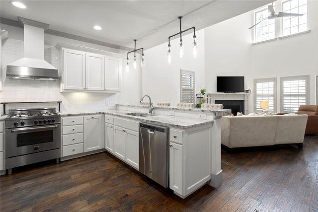 3816 W 7TH Street, Fort Worth, TX 76107