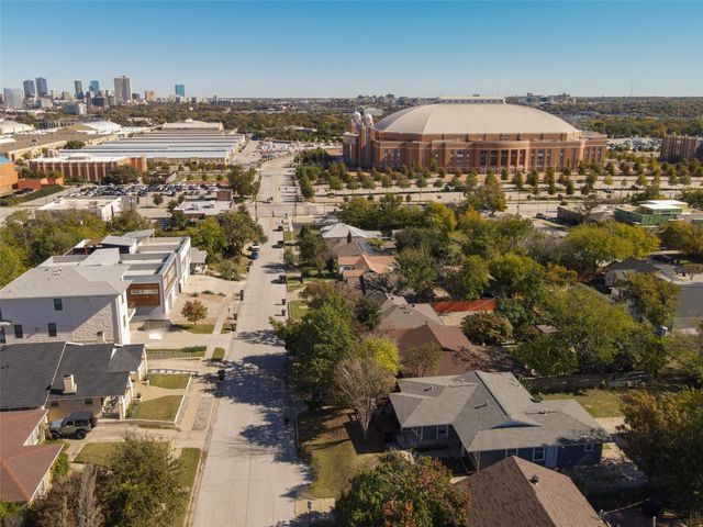 3816 W 7TH Street, Fort Worth, TX 76107