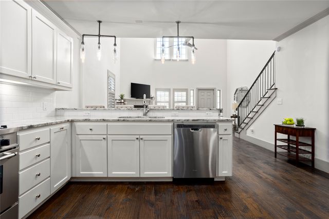 3816 W 7TH Street, Fort Worth, TX 76107