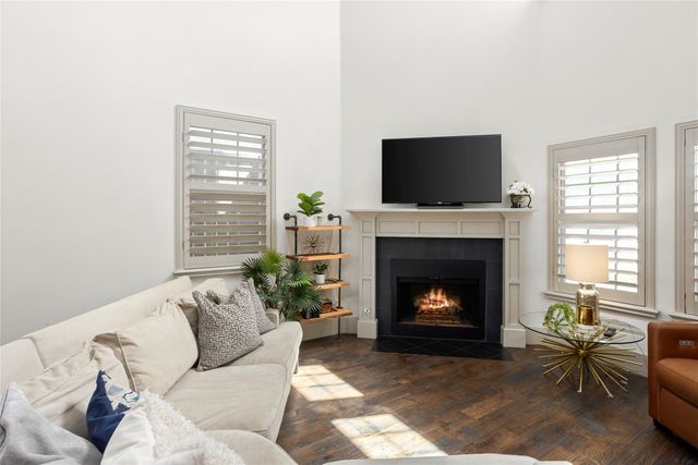 3816 W 7TH Street, Fort Worth, TX 76107