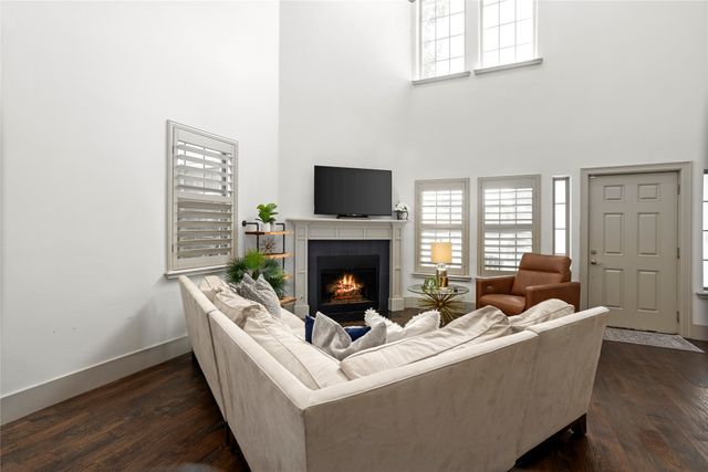 3816 W 7TH Street, Fort Worth, TX 76107