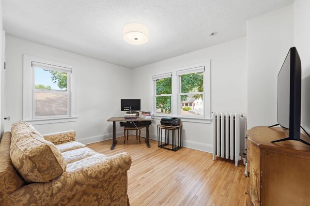 2166 Palace Avenue, Saint Paul, MN 55105
