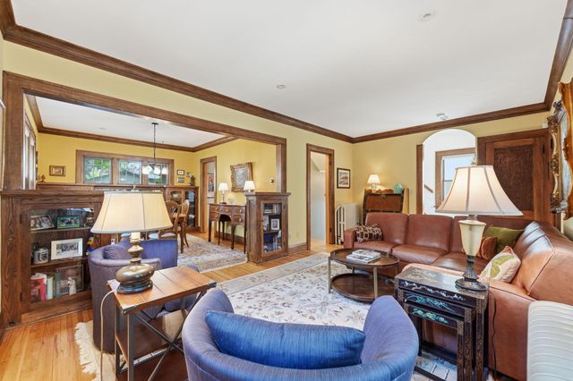 2166 Palace Avenue, Saint Paul, MN 55105