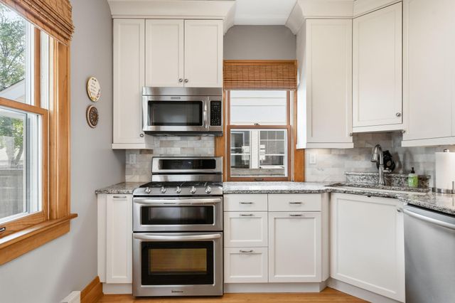 2166 Palace Avenue, Saint Paul, MN 55105