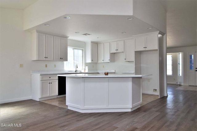 9734 S Avenue S-8, Littlerock, CA 93543