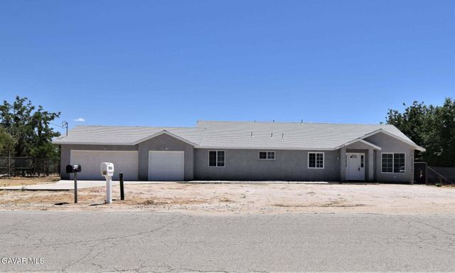 9734 S Avenue S-8, Littlerock, CA 93543