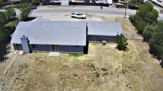 9734 S Avenue S-8, Littlerock, CA 93543