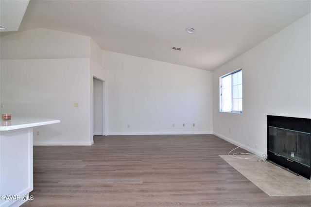 9734 S Avenue S-8, Littlerock, CA 93543