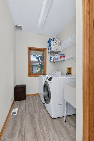 2121 Burnham Court, Algonquin, IL 60102