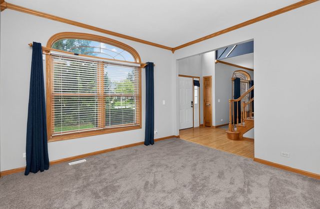 2121 Burnham Court, Algonquin, IL 60102