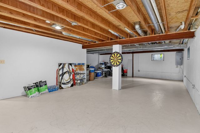 2121 Burnham Court, Algonquin, IL 60102