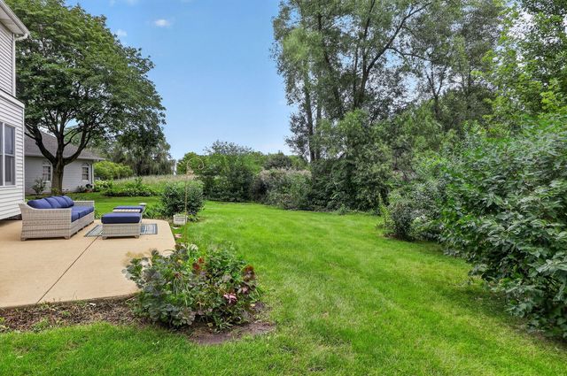 2121 Burnham Court, Algonquin, IL 60102