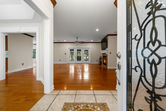 2 Alteza Drive, Hot Springs Village, AR 71909