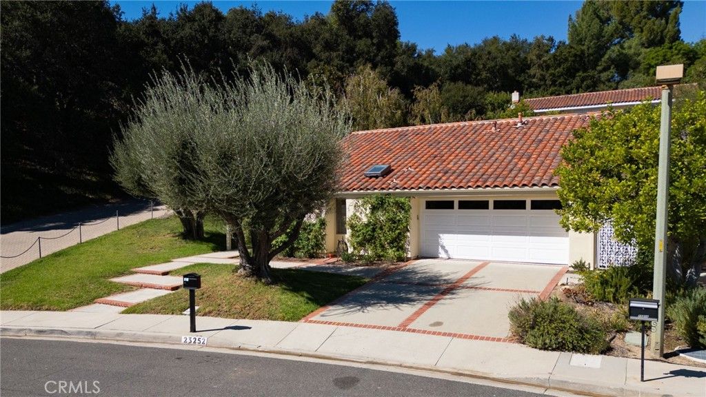 23252 Park Ensenada, Calabasas, CA 91302 — exterior