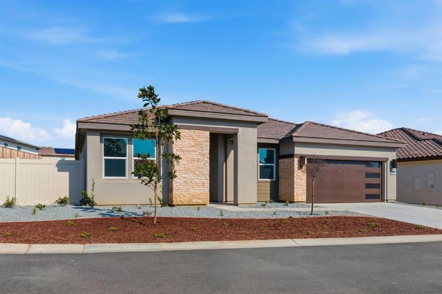 8105 Cottonwood Drive, Friant, CA 93626