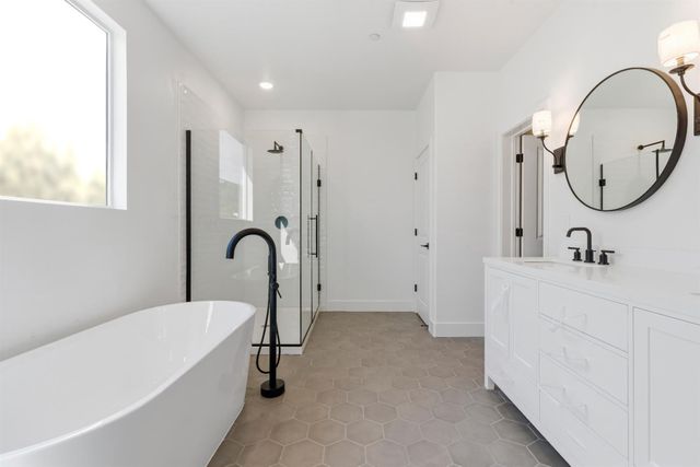 8105 Cottonwood Drive, Friant, CA 93626