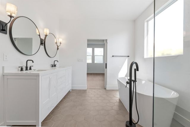 8105 Cottonwood Drive, Friant, CA 93626