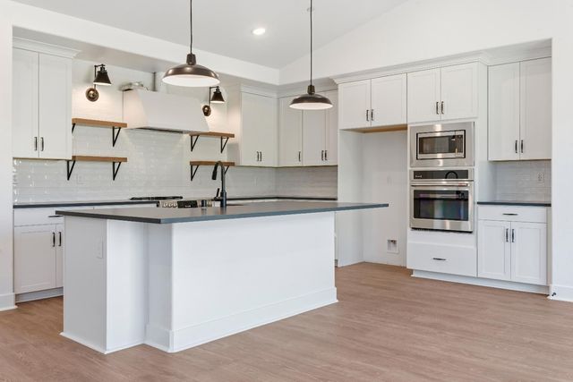 8105 Cottonwood Drive, Friant, CA 93626