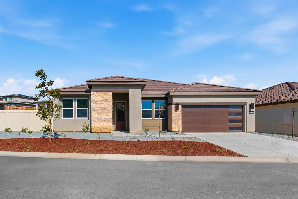 8105 Cottonwood Drive, Friant, CA 93626