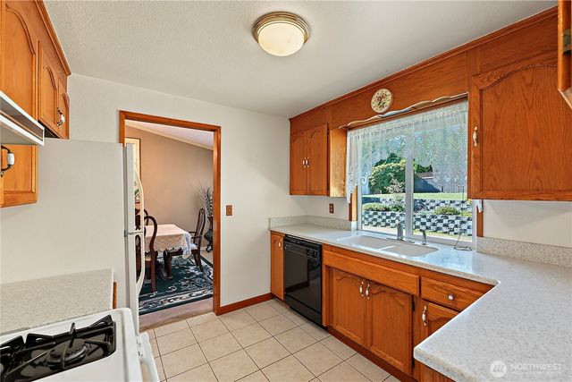 10210 63rd Avenue Ct E, Puyallup, WA 98373