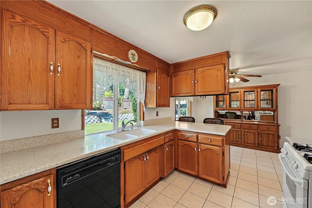 10210 63rd Avenue Ct E, Puyallup, WA 98373