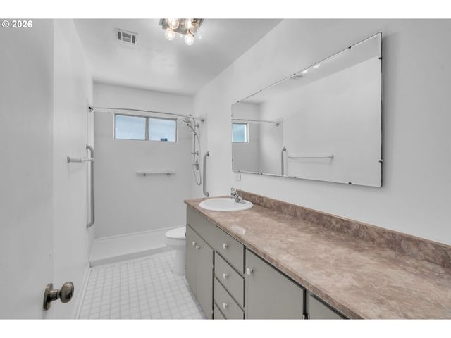 8000 N WOOLSEY Ave, Portland, OR 97203