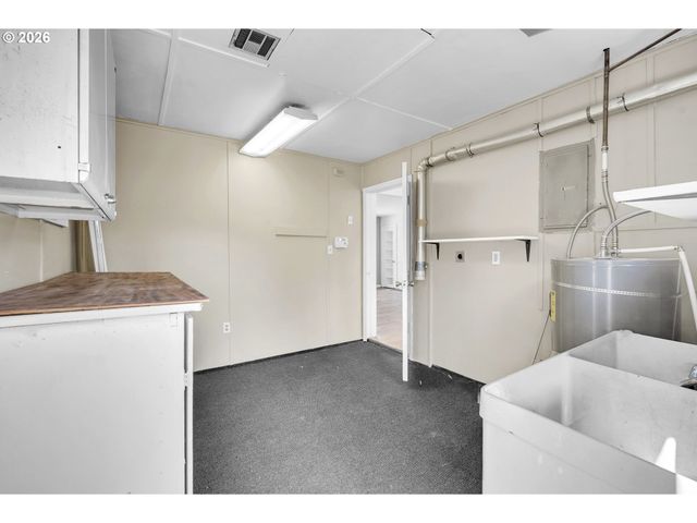 8000 N WOOLSEY Ave, Portland, OR 97203