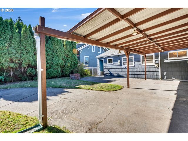 8000 N WOOLSEY Ave, Portland, OR 97203